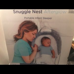 SNUGGLE NEST PORTABLE BABY SLEEPER